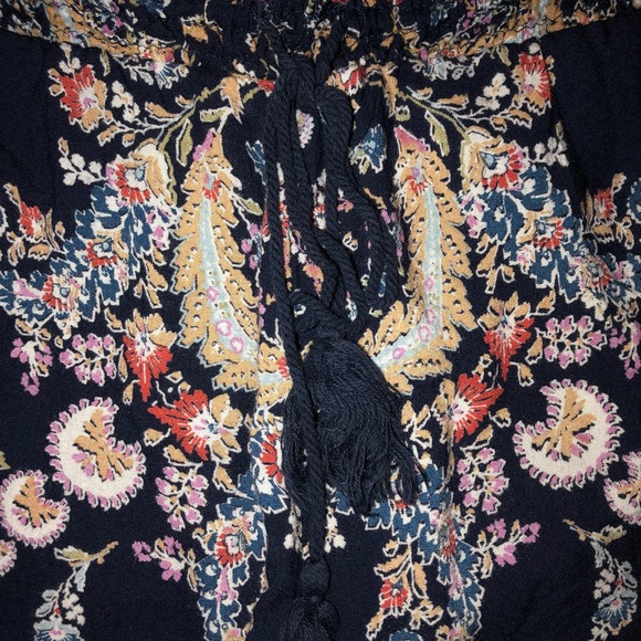 Soft Causal Boho Shorts - Picture 2 of 4